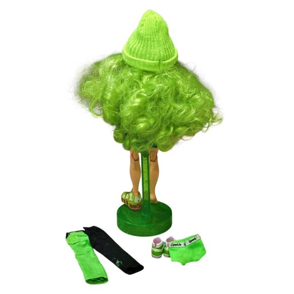 Rainbow High Series 1 Jade Hunter Green Fashion Doll with Stand and Extra Pieces - Picture 4 of 9